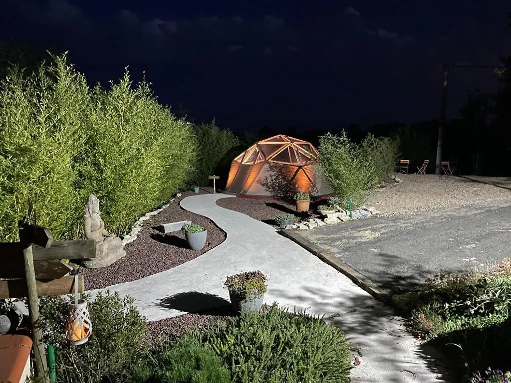 Le Dome Et Son Jacuzzi Bed & Breakfast Grazac