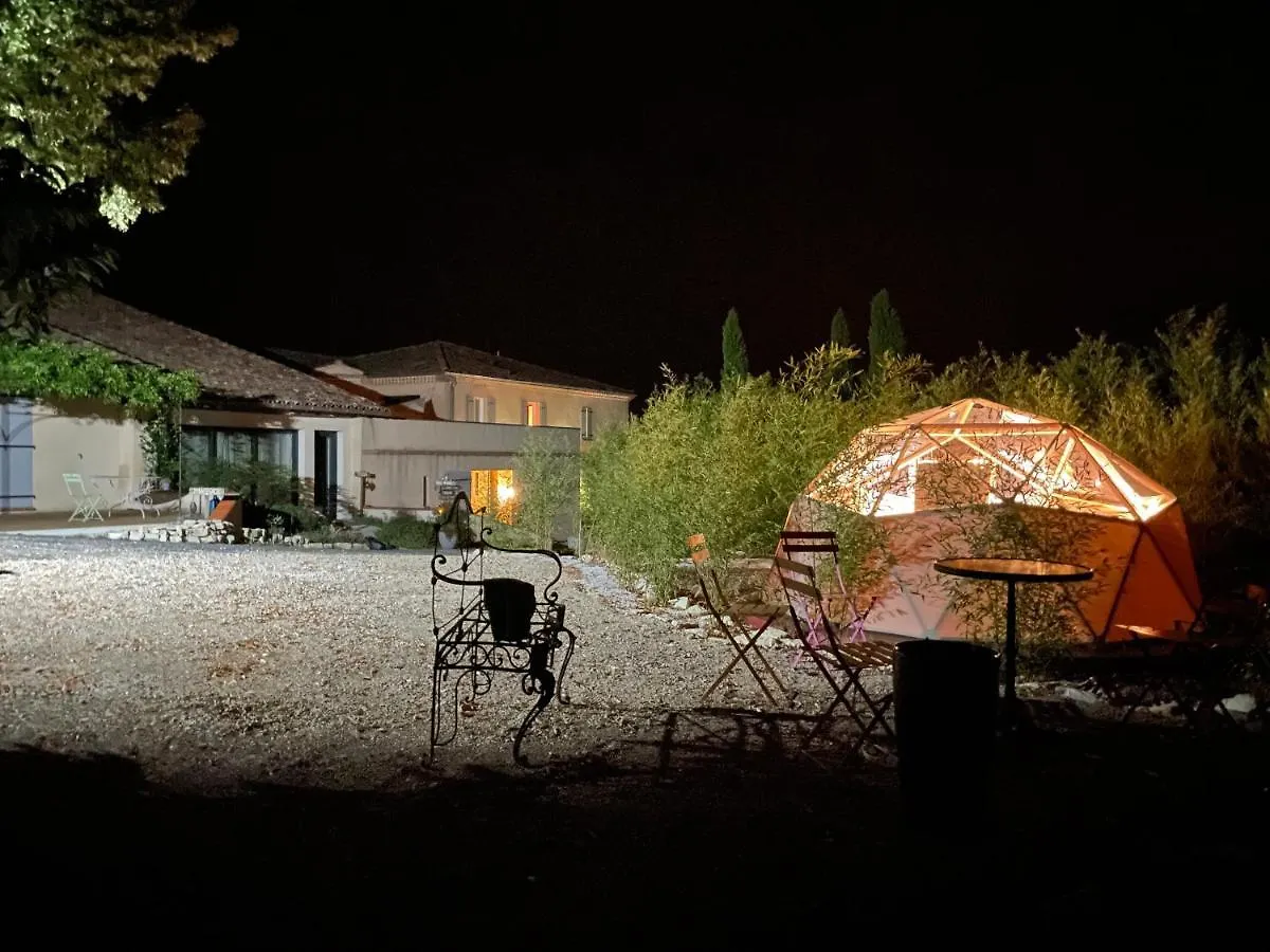 Le Dome Et Son Jacuzzi Bed & Breakfast Grazac