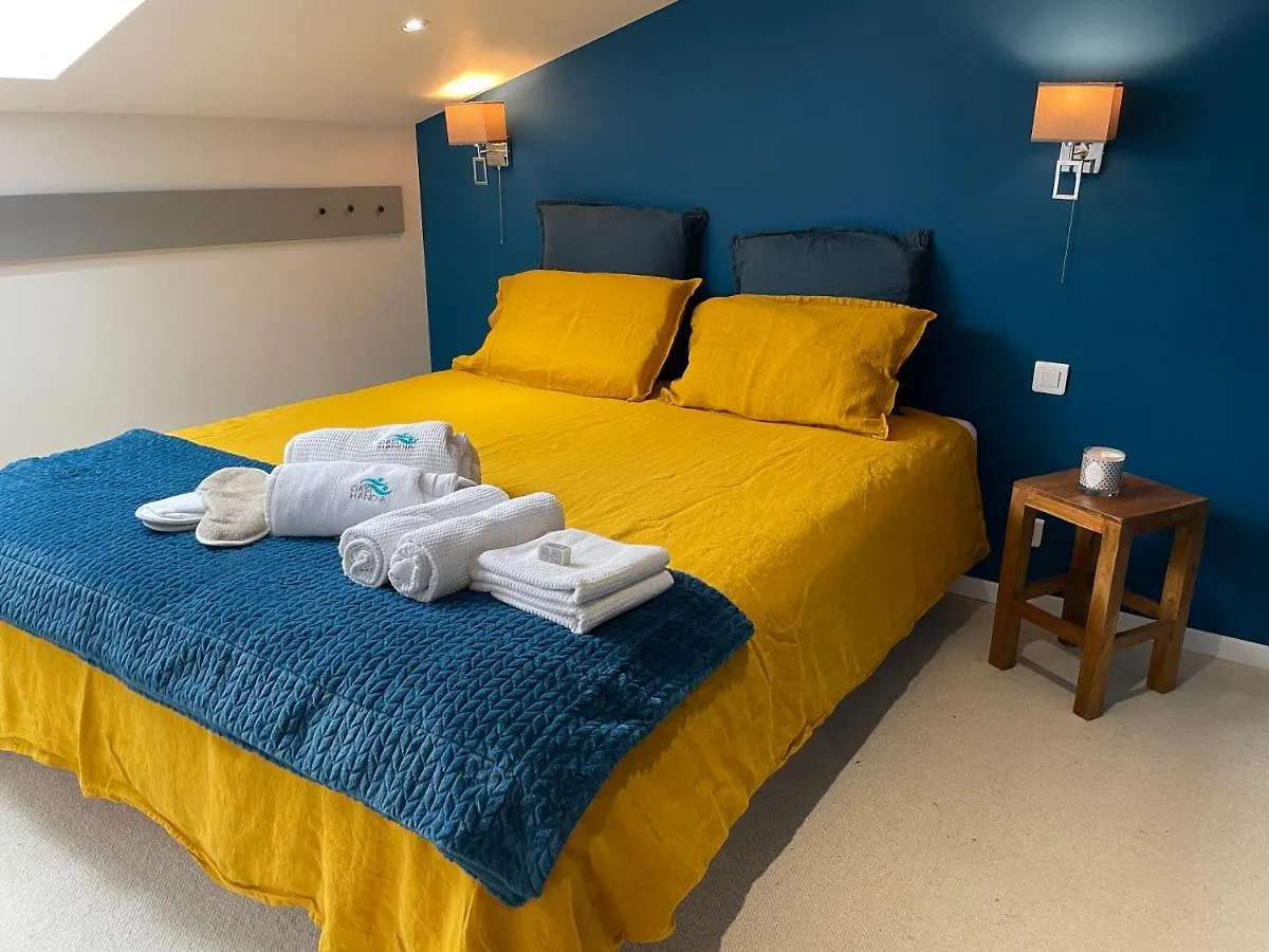 Le Dome Et Son Jacuzzi Bed & Breakfast Grazac  0*, Grazac (Tarn)