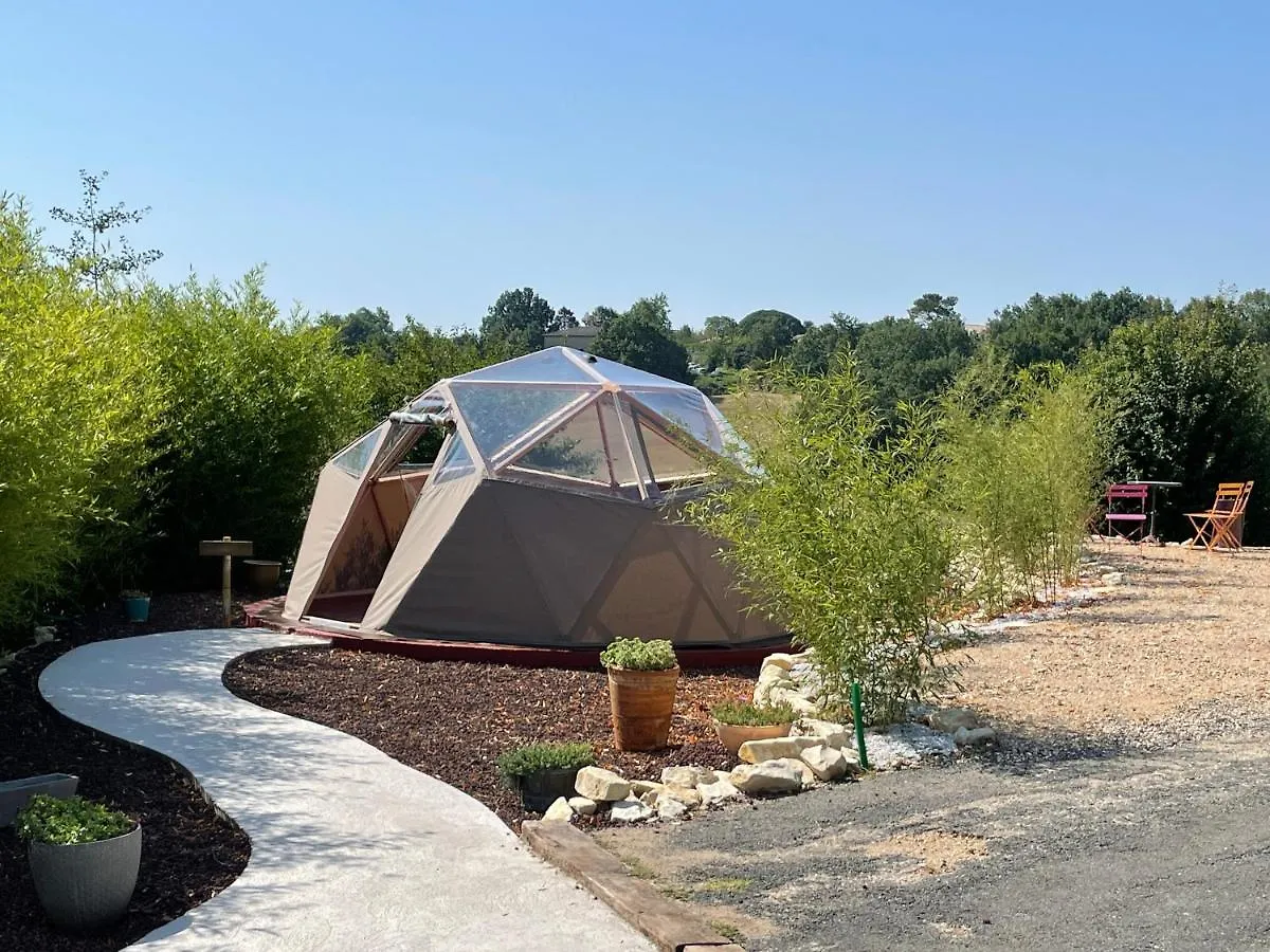 Le Dome Et Son Jacuzzi Bed & Breakfast Grazac  France