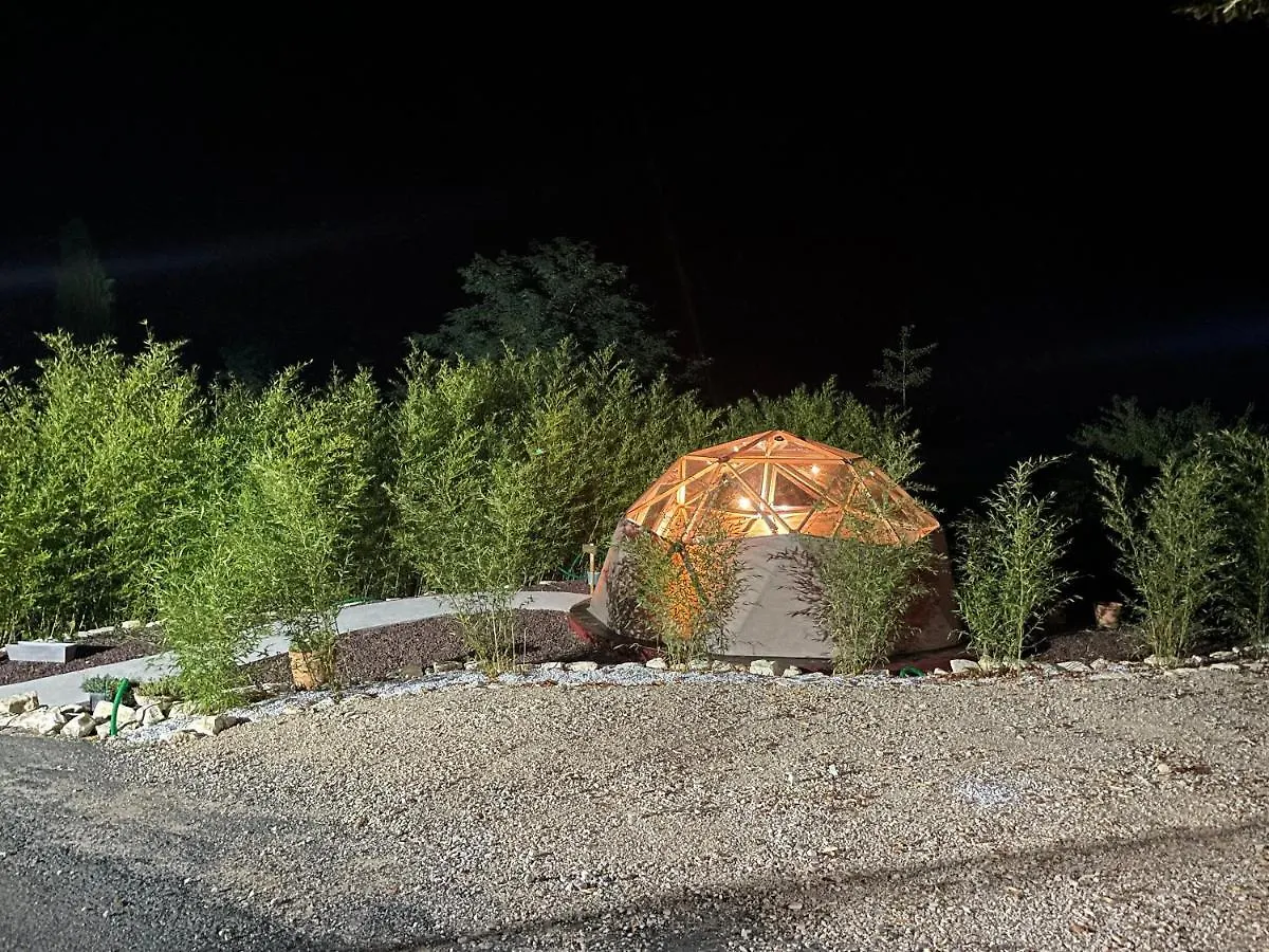 Le Dome Et Son Jacuzzi Bed & Breakfast Grazac  0*, Grazac (Tarn) France