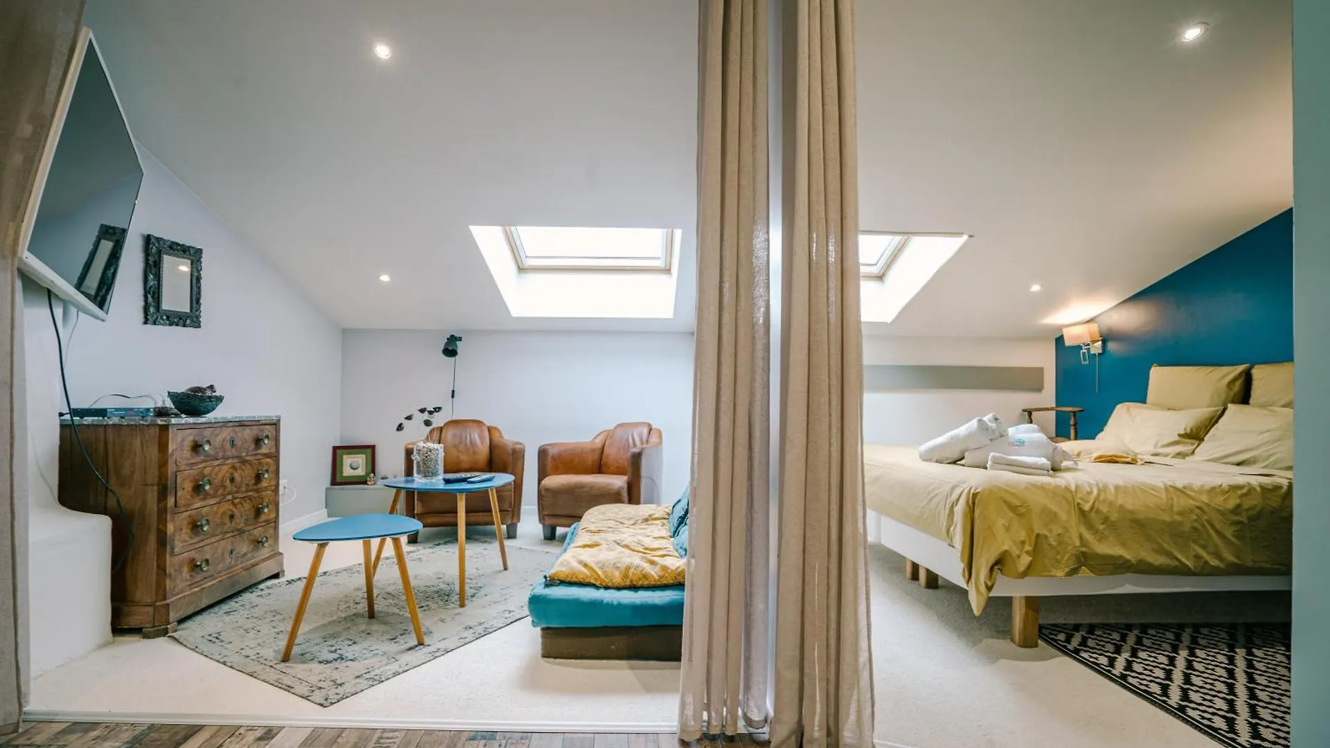 Le Dome Et Son Jacuzzi Bed & Breakfast Grazac  France